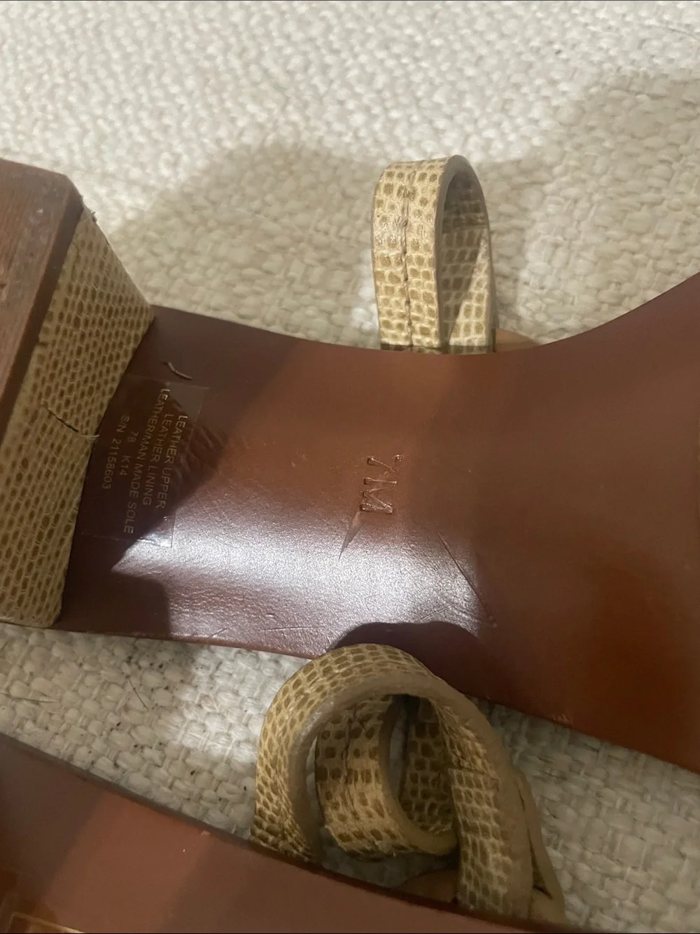 Tory Burch Brown Leather Sandals with Gold Logo Medallion - Picture 5 of 7